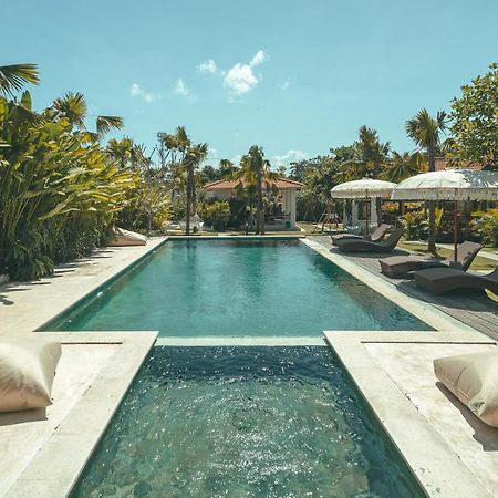 Cari Surf Camp & Studio'S Uluwatu Εξωτερικό φωτογραφία