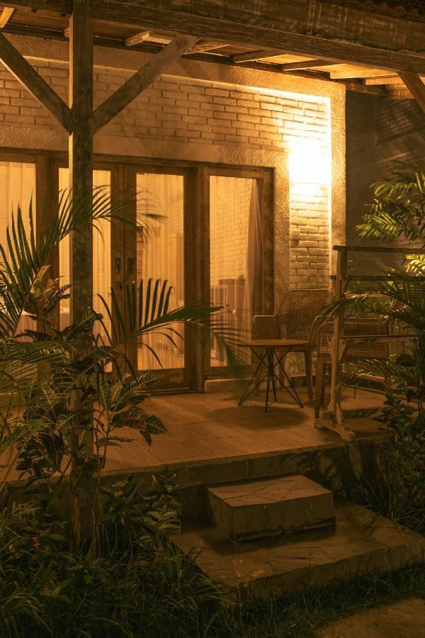 Cari Surf Camp & Studio'S Uluwatu Εξωτερικό φωτογραφία